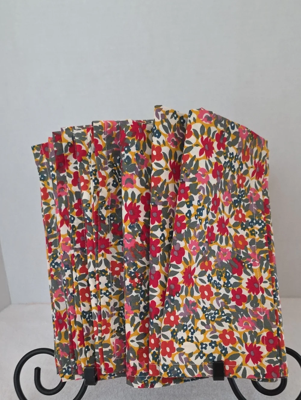 Crate&Barrel NWOT Lola Floral Red Yellow Teal Pink Cotton Napkins Set of 6